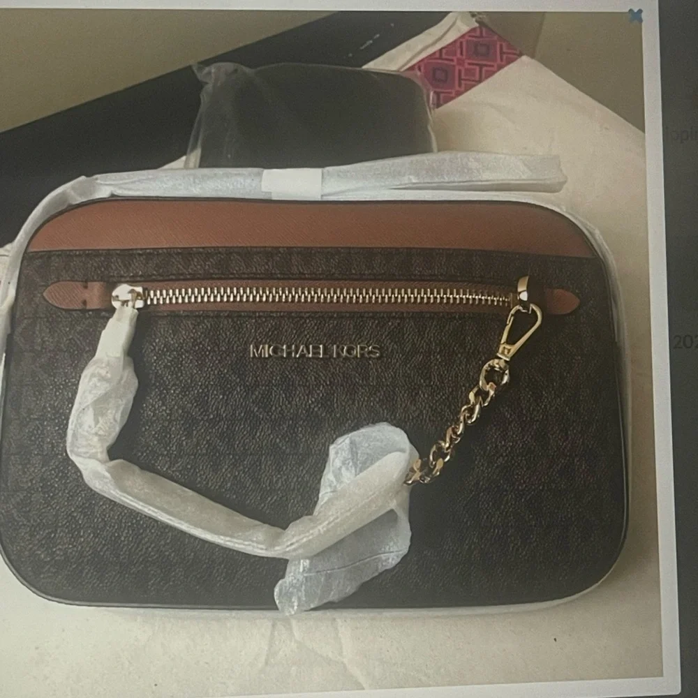 MK Jet Set Logo Crossbody Bag